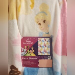 NWT DISNEY PRINCESS TWIN SIZE SOFT PLUSH BLANKET✨️💛🩵🩷